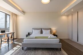 Capital Emerald Line 1 bed  by YourHost