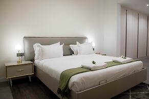 Capital Emerald Line 1 bed  by YourHost