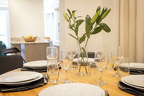 Capital Emerald Line 1 bed  by YourHost