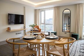 Capital Emerald Line 1 bed  by YourHost