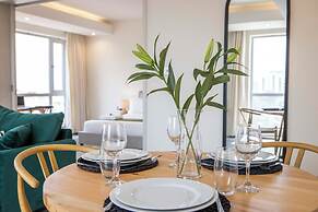 Capital Emerald Line 1 bed  by YourHost