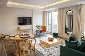 Capital Emerald Line 1 bed  by YourHost