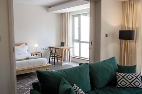 Capital Emerald Line 1 bed  by YourHost