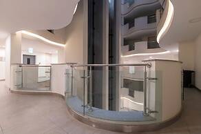 Capital Emerald Line 1 bed  by YourHost