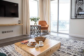 Capital Emerald Line 1 bed  by YourHost