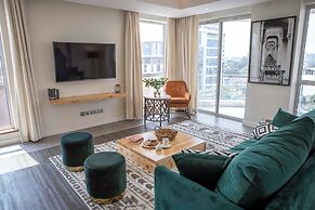 Capital Emerald Line 1 bed  by YourHost