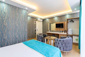 BLACK PALACE HOTEL
