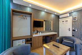 BLACK PALACE HOTEL