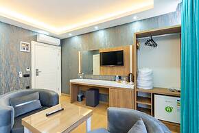 BLACK PALACE HOTEL
