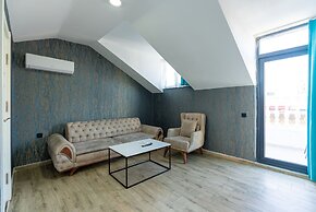BLACK PALACE HOTEL