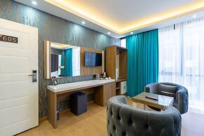 BLACK PALACE HOTEL