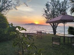 Bimoss Beach Resort & Campsite