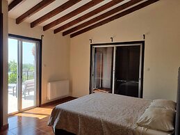 Impeccable 3-bed Villa in Tala - Paphos