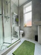4-bed House Sleeps 7 With Garden