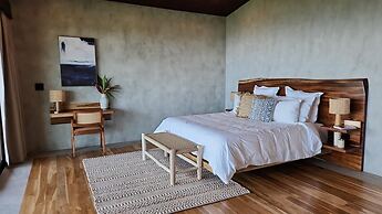 Lamangata Luxury Surf Resort