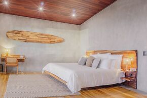 Lamangata Luxury Surf Resort