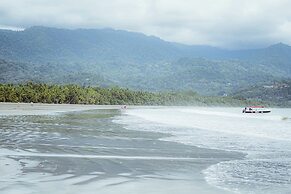 Lamangata Luxury Surf Resort