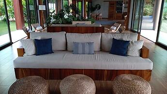 Lamangata Luxury Surf Resort