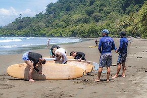 Lamangata Luxury Surf Resort
