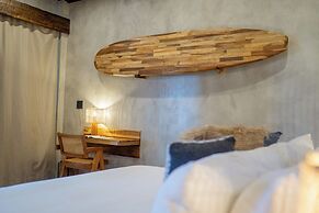 Lamangata Luxury Surf Resort