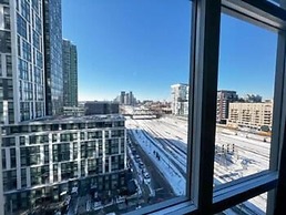Toronto. 21 Iceboat Ter 48 Floor