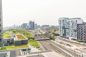 Toronto. 21 Iceboat 17floor