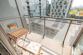 Toronto. 21 Iceboat 17floor