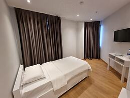 10m2 Hotel