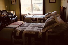 The Bread & Cheese Country Inn