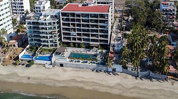Casa del Mar by Kivoya