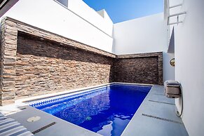 Private Pool - Near Beach - Restaurants
