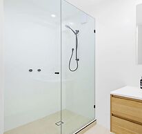 Bayview Luxe Entertainer Pool World Class View