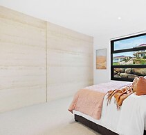 Bayview Luxe Entertainer Pool World Class View