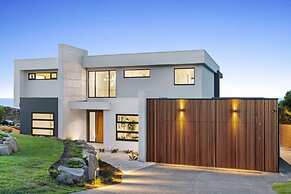 Bayview Luxe Entertainer Pool World Class View
