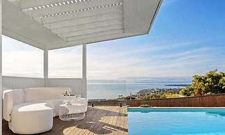 Bayview Luxe Entertainer Pool World Class View
