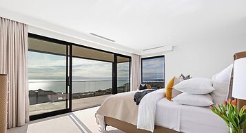 Bayview Luxe Entertainer Pool World Class View