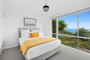 Clifftop Luxury With Spectacular Ocean Views
