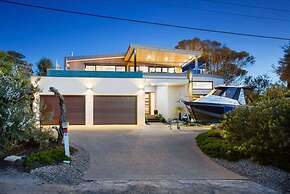 The Ocean s Edge Luxury Entertainer With Views