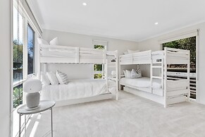 Clifftop Coastal Sanctuary With Panoramic Views