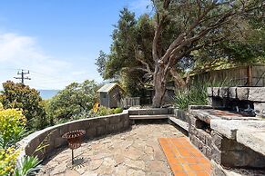 Clifftop Coastal Sanctuary With Panoramic Views