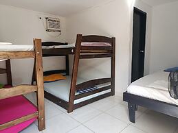 Hostal CQ Camarones