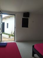 Hostal CQ Camarones