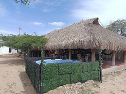 Hostal CQ Camarones