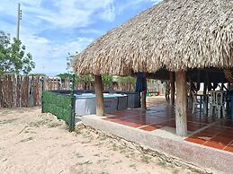 Hostal CQ Camarones