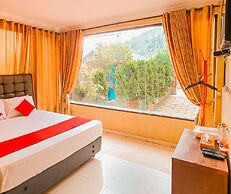 Red Chilies Hill Hotel