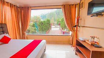 Red Chilies Hill Hotel