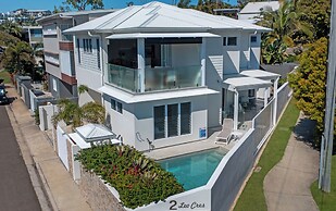 LEO2-Sophisticated Beach Holiday Home