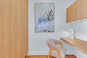 LEO2-Sophisticated Beach Holiday Home