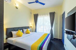 Blue Door Hotel Morjim