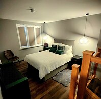 Pinnacle Suites